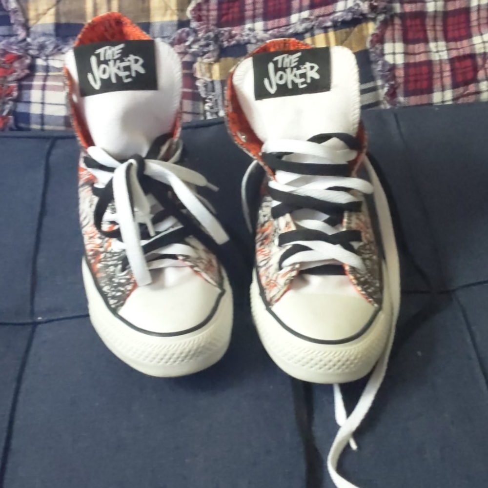 Joker Converse